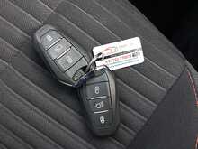 Peugeot 2008 PureTech Active Premium + - U43784