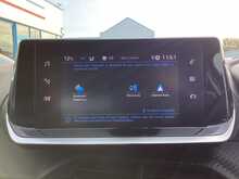 Peugeot 2008 PureTech Active Premium + - U43784