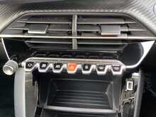 Peugeot 2008 PureTech Active Premium + - U43784