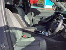 Peugeot E-2008 Allure - U43830