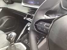Peugeot 2008 PureTech Allure - U43837