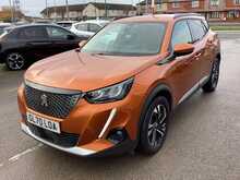 Peugeot 2008 PureTech Allure - U43859