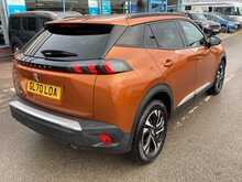Peugeot 2008 PureTech Allure - U43859
