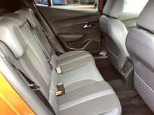 Peugeot 2008 PureTech Allure - U43859