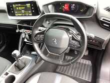 Peugeot 2008 PureTech Allure - U43859