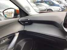 Peugeot 2008 PureTech Allure - U43859