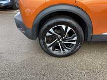 Peugeot 2008 PureTech Allure - U43859