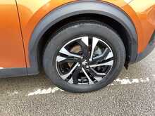 Peugeot 2008 PureTech Allure - U43859