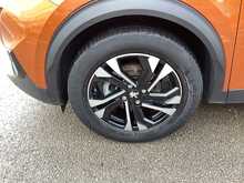 Peugeot 2008 PureTech Allure - U43859