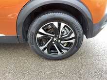 Peugeot 2008 PureTech Allure - U43859