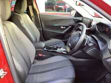 Peugeot 2008 PureTech Allure - U43893