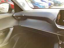 Peugeot 2008 PureTech Allure - U43893