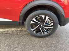 Peugeot 2008 PureTech Allure - U43893