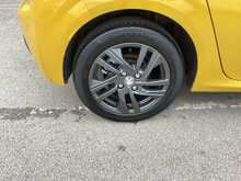 Peugeot 208 PureTech Active Premium + - U43924