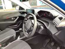 Peugeot 2008 PureTech Active Premium + - U43960