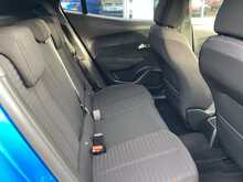 Peugeot 2008 PureTech Active Premium + - U43960