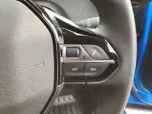 Peugeot 2008 PureTech Active Premium + - U43960