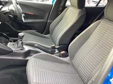 Peugeot 2008 PureTech Active Premium + - U43960