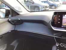 Peugeot 208 PureTech Allure Premium + - U43995