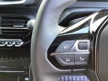 Peugeot 208 PureTech Allure Premium + - U43995