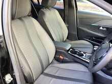 Peugeot 208 PureTech Allure Premium + - U43995