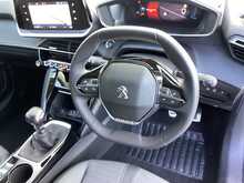 Peugeot 208 PureTech Allure Premium + - U43995