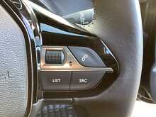 Peugeot 208 PureTech Allure Premium + - U43995