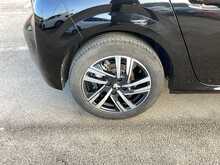 Peugeot 208 PureTech Allure Premium + - U43995
