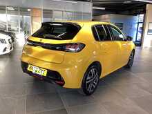 Peugeot 208 PureTech Allure Premium + - U44002