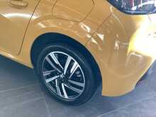 Peugeot 208 PureTech Allure Premium + - U44002