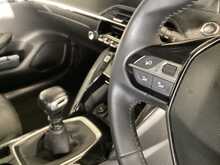 Peugeot 208 PureTech Allure Premium + - U44002