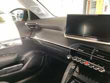 Peugeot 208 PureTech Allure Premium + - U44002
