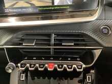 Peugeot 208 PureTech Allure Premium + - U44002