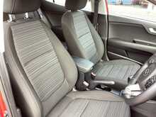 Kia Stonic T-GDi 2 - U44057