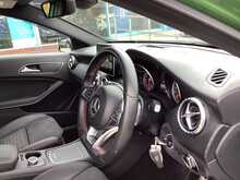 Mercedes-Benz A Class A200d AMG Line Premium - U44065