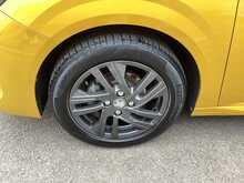 Peugeot 208 PureTech Active Premium + - U44069