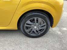 Peugeot 208 PureTech Active Premium + - U44069