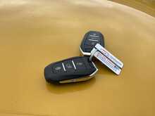 Peugeot 208 PureTech Active Premium + - U44069