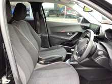 Peugeot 2008 PureTech Active Premium + - U44070