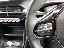 Peugeot 2008 PureTech Active Premium + - U44070