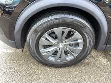 Peugeot 2008 PureTech Active Premium + - U44070