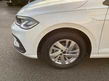 Volkswagen Polo TSI Life - U44079