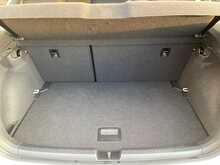 Volkswagen Polo TSI Life - U44079