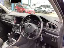 Volkswagen T-Roc TDI SE - U44144