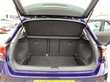 Volkswagen T-Roc TDI SE - U44144