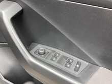 Volkswagen T-Roc TDI SE - U44144