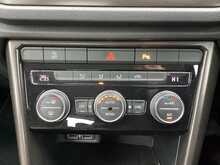 Volkswagen T-Roc TDI SE - U44144