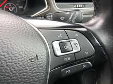 Volkswagen T-Roc TDI SE - U44144