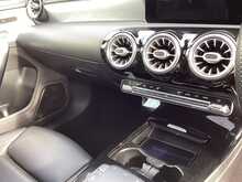 Mercedes-Benz CLA CLA180 AMG Line - U44182