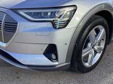 Audi e-tron Technik - U44200